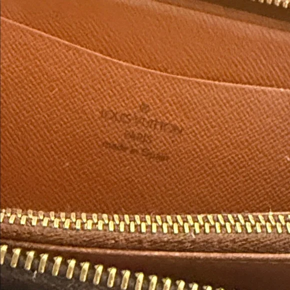 Authentic Louis Vuitton long wallet broken zipper - Picture 10 of 15